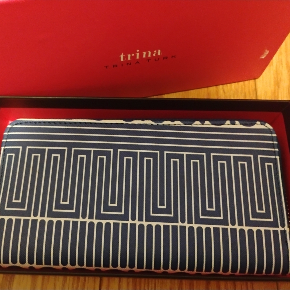 Brand New Trina Turk Navy and White Geometric Wallet
